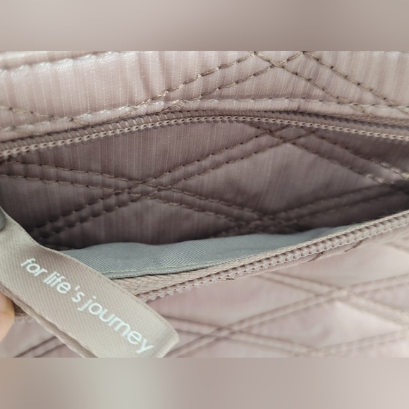 Baggallini Rose Pink Metallic Quilted Crossbody "For Life's Journey" - Picture 10 of 15
